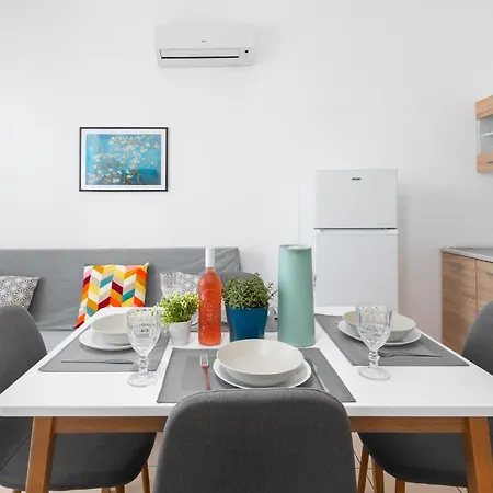 Apartment Sea Ixia *